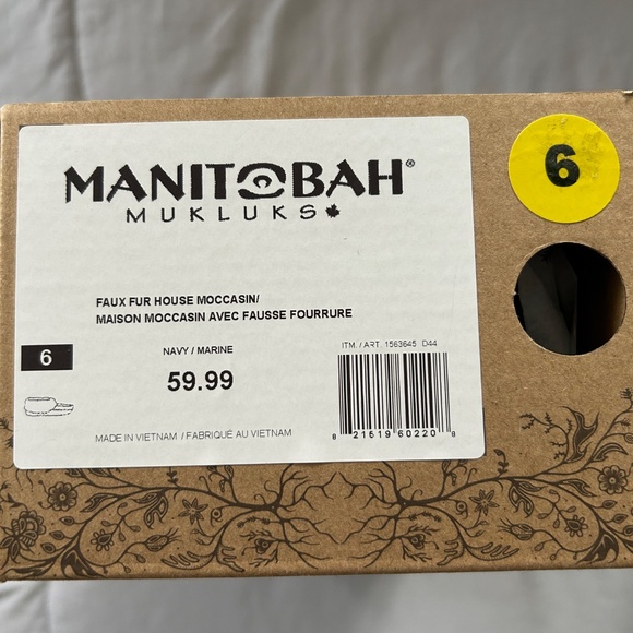 Manitobah Mukluks - Moccasins - Picture 5 of 8